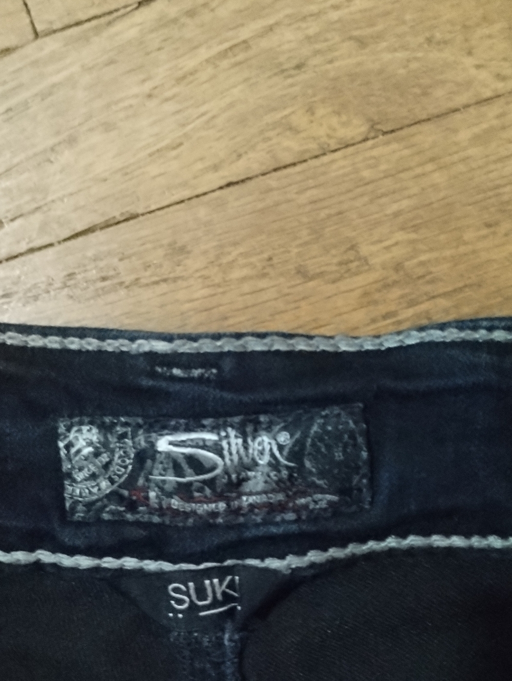 Silver Jeans Women's Dark Indigo Capri Jeans - Picture 2 of 5
